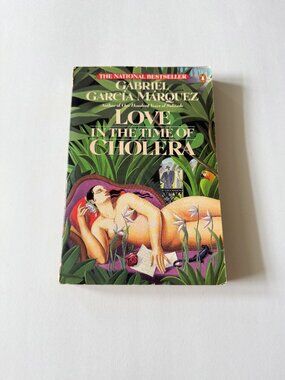 Love in the Time of Cholera Vintage Paperback